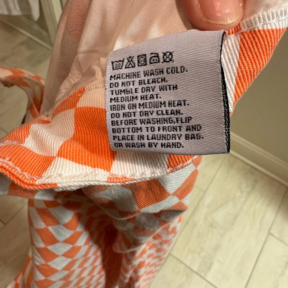 N/A bold orange
